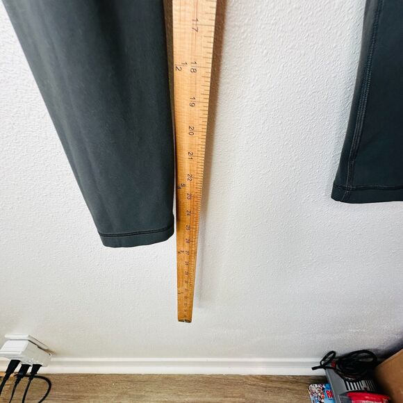 Lululemon Slate Gray High-Waist Yoga Pants 2 - Picture 8 of 9